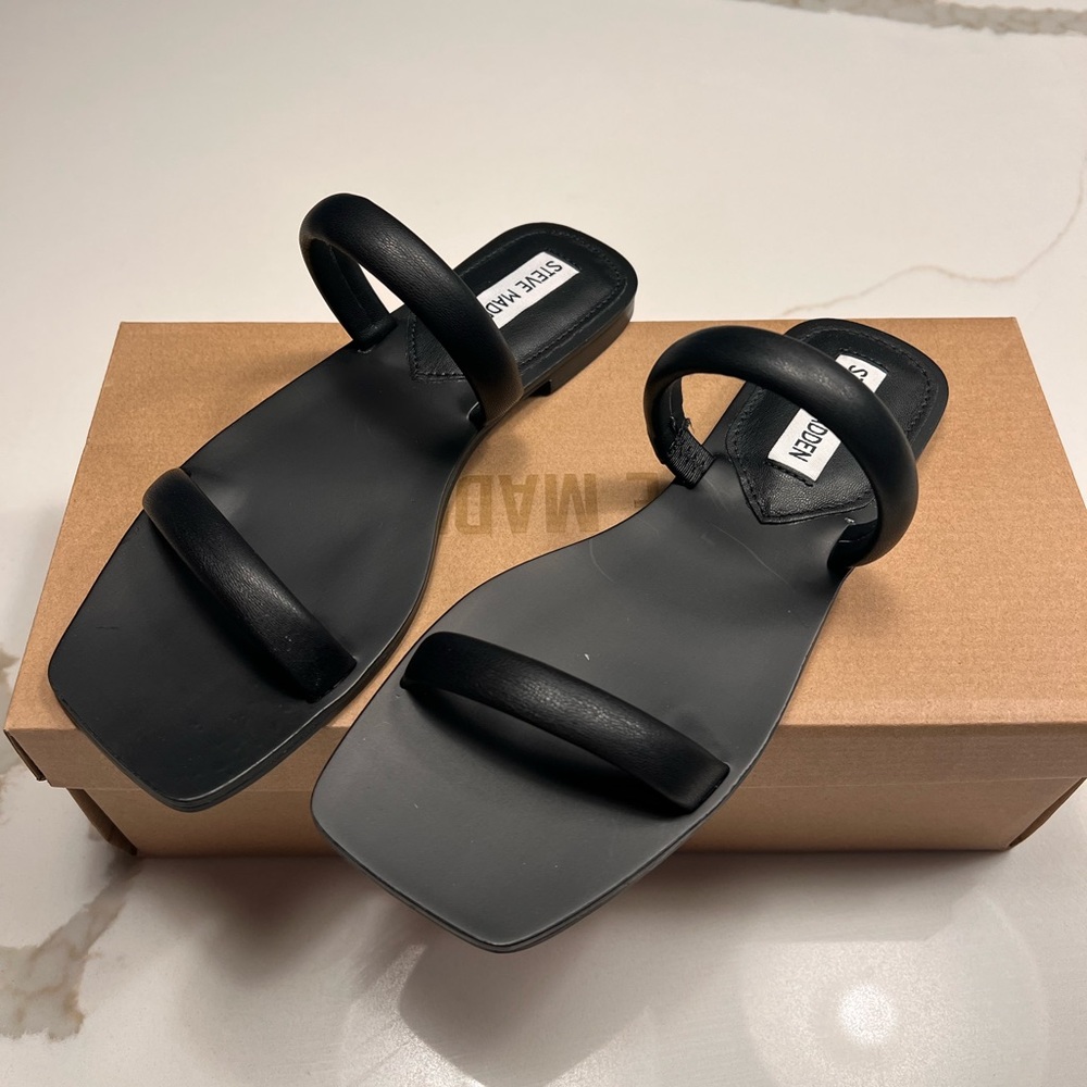 Steve Madden Pedra Sandals